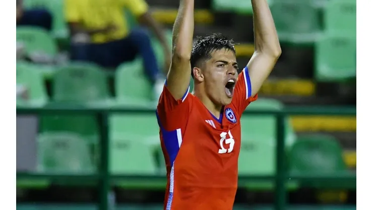 Vicente Conelli es el delantero titular de la Roja sub 20.