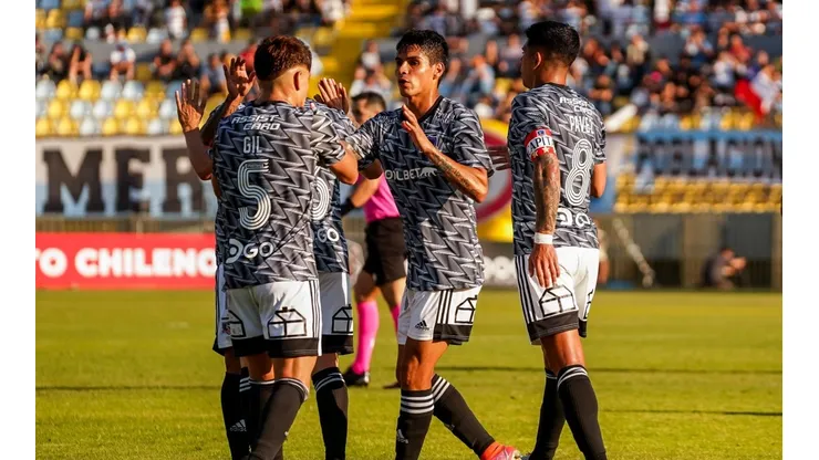 Colo Colo define su camiseta para debutar en el campeonato.