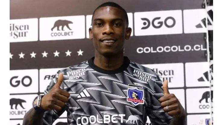 Fabián Castillo es presentado oficialmente en Colo Colo.