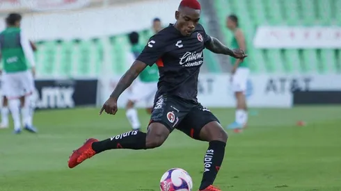 Fabián Castillo aprobó los exámenes médicos y se sumará a Colo Colo