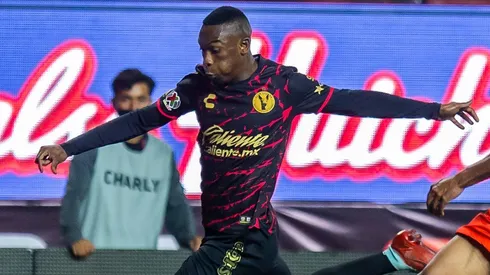 Todo listo para que Fabián Castillo sea refuerzo de Colo Colo.