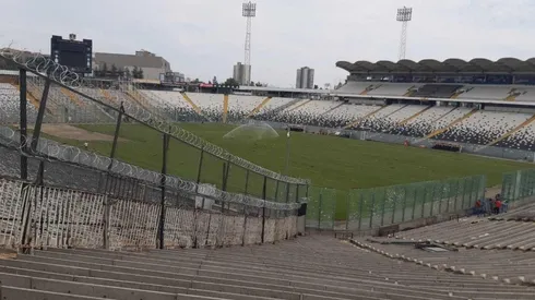 Ya luce verde el impactante cambio de la cancha del Monumental.