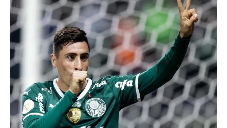 Miguel Merentiel es uno de los 9 que seduce en Colo Colo.