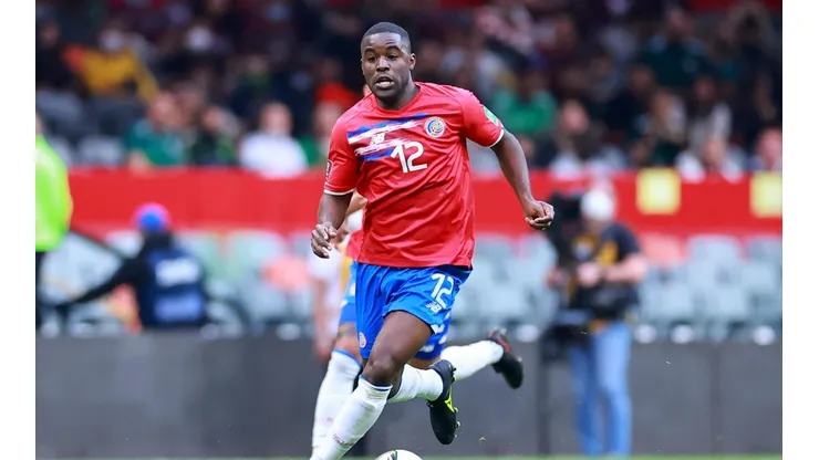 Bombazo: Joel Campbell es opción para llegar a Colo Colo.