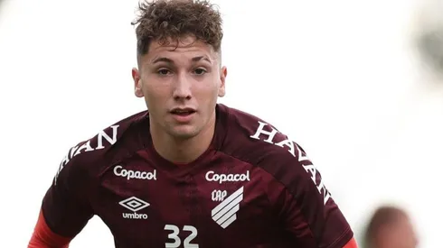 Luciano Arriagada entrenando con Athletico Paranaense