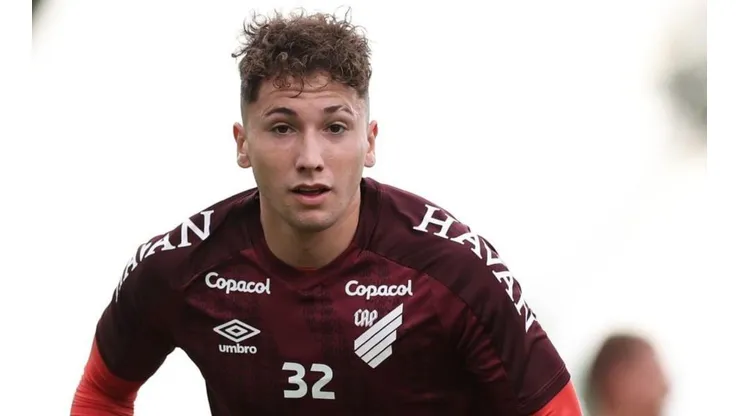 Luciano Arriagada entrenando con Athletico Paranaense