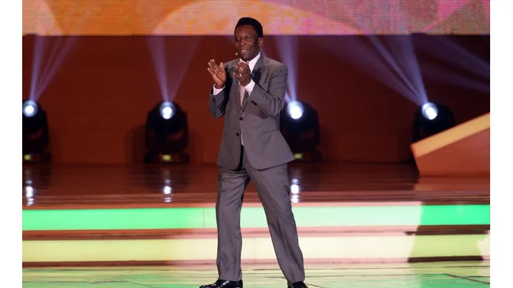 Colo Colo envía condolencia por fallecimiento de Pelé.