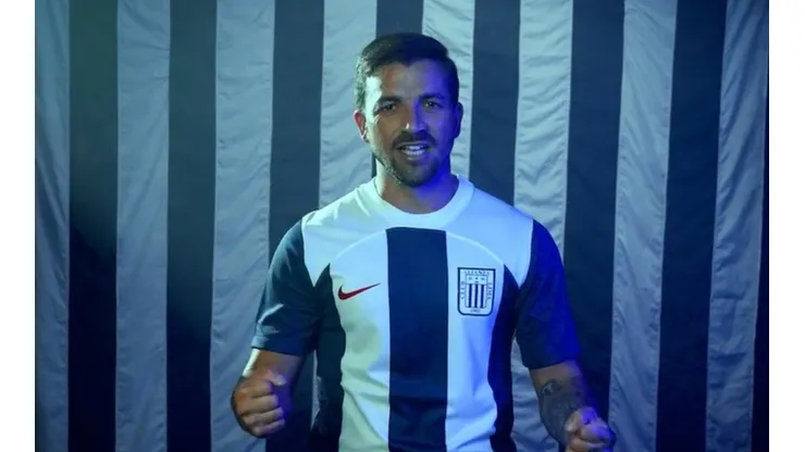 Gabriel Costa fue presentado en su nuevo equipo
