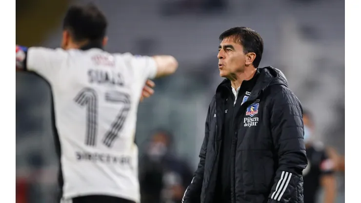 Gustavo Quinteros lamenta las bajas de Colo Colo.