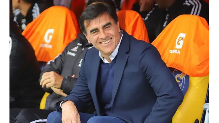 Gustavo Quinteros al mando de Colo Colo