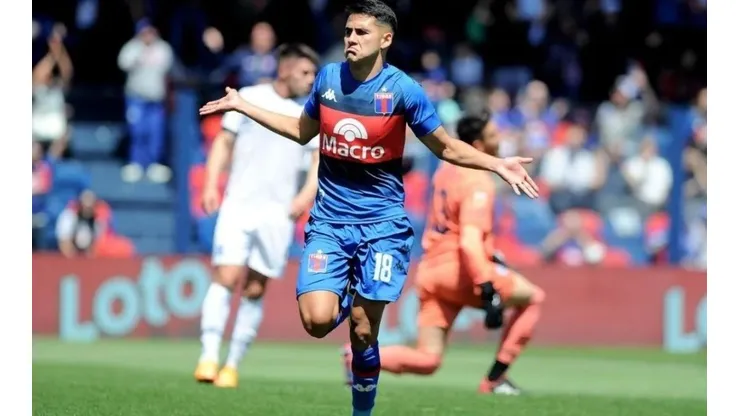Colo Colo sigue buscando al reemplazante de Gabriel Costa.