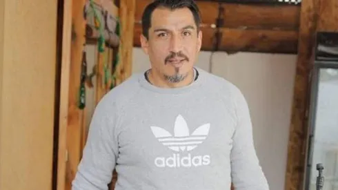 Reyes recuerda emocionado su llegada a Colo Colo y la felicidad de su padre.