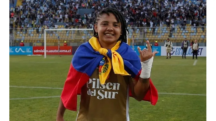 Ysaura Viso desborda de felicidad tras el título de Colo Colo.