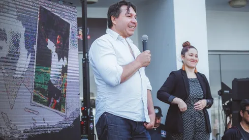 Escultor de estatua de Carlos Caszely: “En un héroe deportivo”.