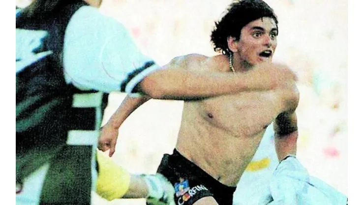 Francisco Rojas celebrando su agónico gol que significó la estrella 22 para Colo Colo.