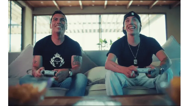 Paredes la descose en video de Pailita anunciando su gira por Chile.