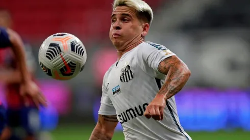 Yeferson Soteldo en Santos de Brasil