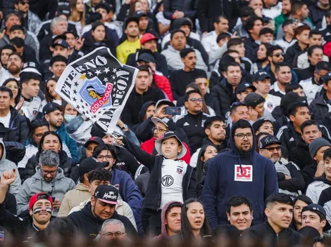 Hinchas de Colo Colo hacen sentir su malestar por precios de abonos