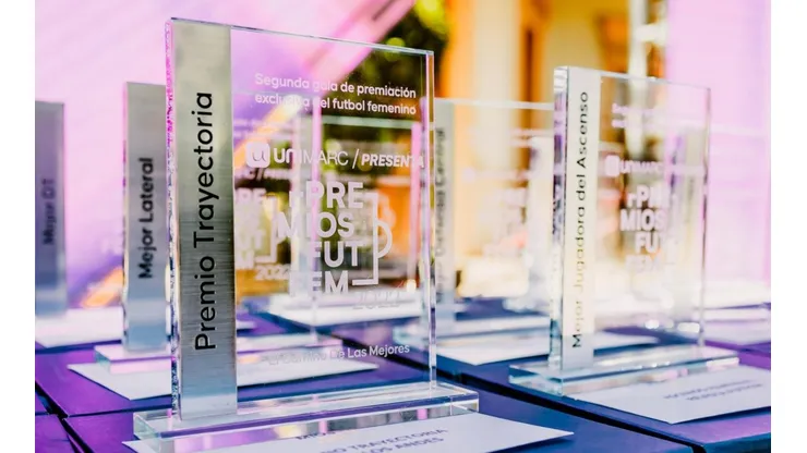 Jugadoras de Colo Colo ganaron premios en la gala del FutFem 2022.
