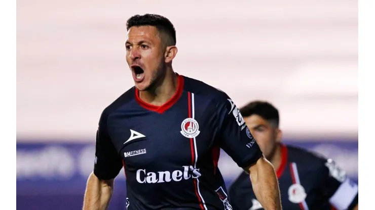Ramiro González en su arribo a Chile