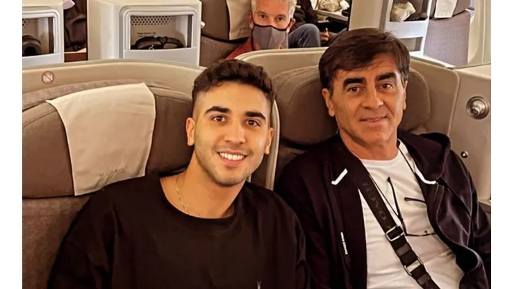 Gustavo Quinteros rumbo a alentar a Argentina en Qatar 2022