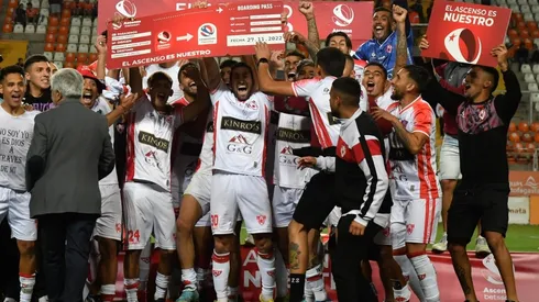 Colo Colo felicita a Deportes Copiapó por su ascenso.