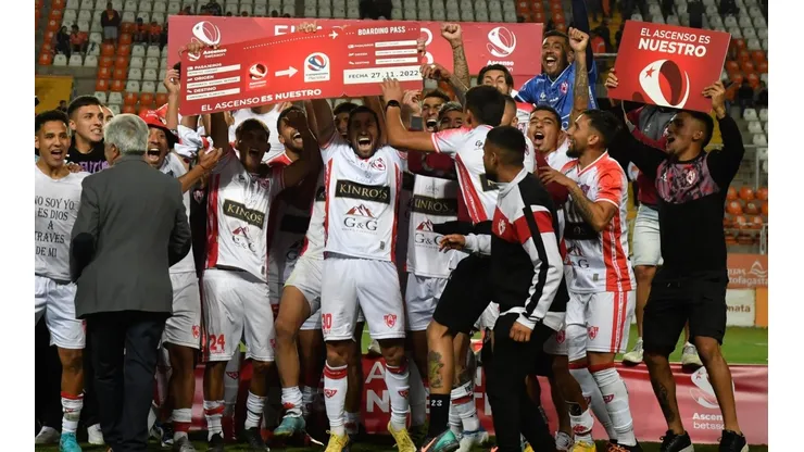 Colo Colo felicita a Deportes Copiapó por su ascenso.