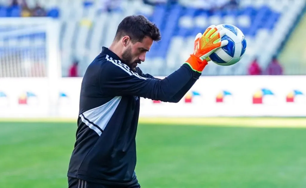 Fernando de Paul puede sumar sus primeros minutos en Colo Colo.