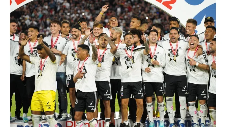 Éxito total la subasta de Colo Colo para aportar con la Teletón.