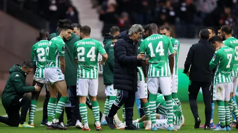 En el Real Betis dan luces del plantel que enfrentará a Colo Colo.