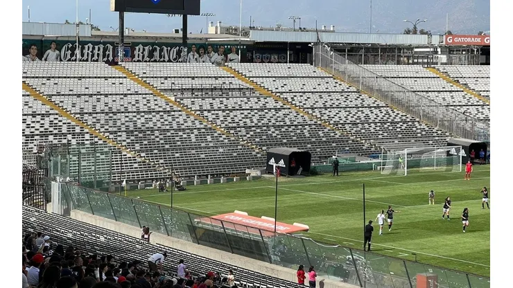 Sorprendente: Le sacan los acrílicos al sector Arica del Monumental.