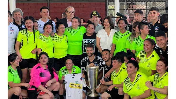 Colo Colo visitó el Centro Penitenciario Femenino de San Joaquín