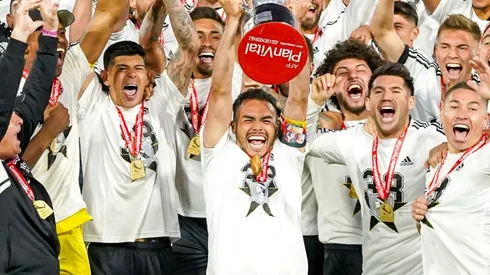 Gabriel Suazo levantó su primer trofeo de Campeonato Nacional como capitán de Colo Colo