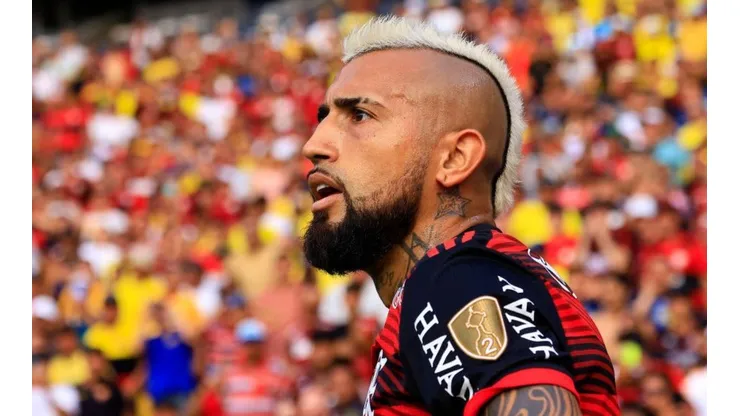 Mientras tú conquistas América: Le recuerdan a Vidal que no va al Mundial.