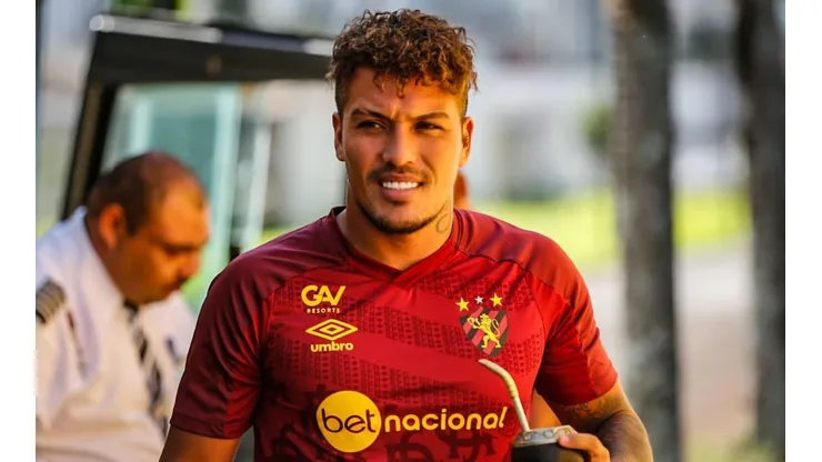 ¿No vuelve? Parraguez busca renovación con Sport Recife.