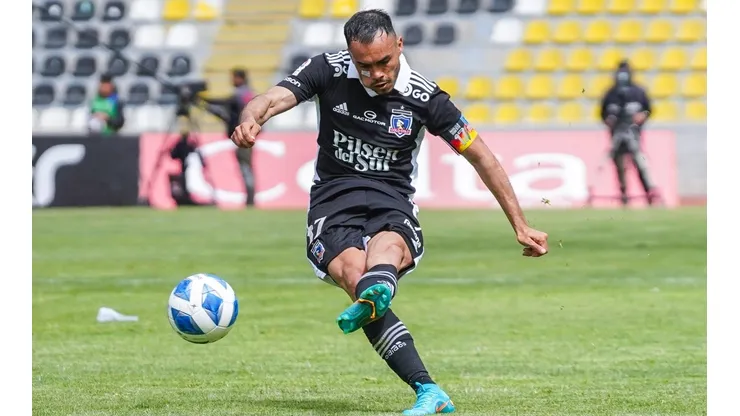 “Quiero renovar, siempre y cuando la cláusula no se traba para salir”.