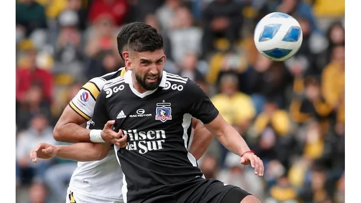 Emi le dijo adiós a su barba tras lograr el torneo.
