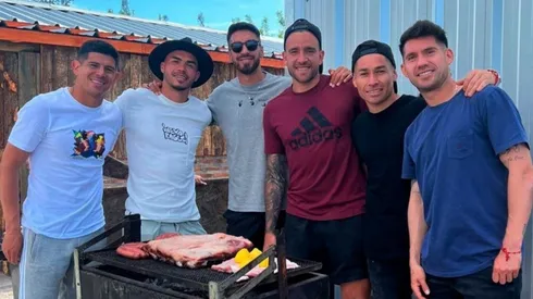 Matías Zaldivia se vistió de parrillero en la casa de César Fuentes