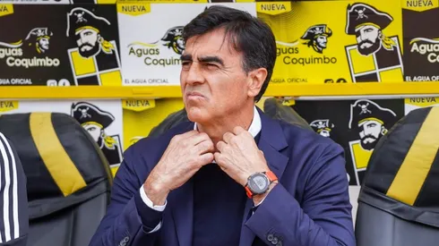 Gustavo Quinteros tiene contrato con Colo Colo hasta diciembre de 2023