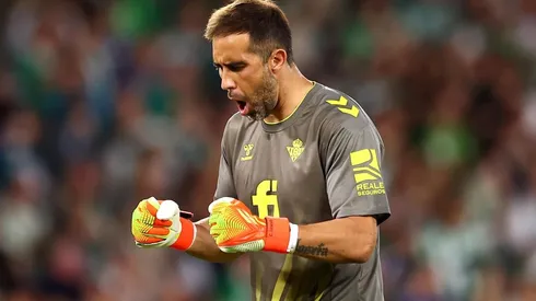 Claudio Bravo fue figura en triunfazo del Betis que selló su paso a los octavos de la Europa League.
