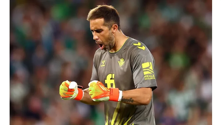 Claudio Bravo fue figura en triunfazo del Betis que selló su paso a los octavos de la Europa League.