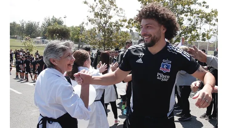 Falcón maravillado con el pasillo que realizaron funcionarios de Colo Colo.