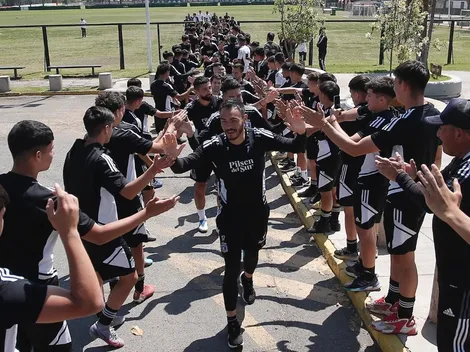 ¡Emocionante! Funcionarios de Colo Colo hacen pasillo de honor al plantel