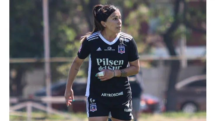 Colo Colo Fem le pasa por encima a la UC y sigue a paso firme para los playoffs.