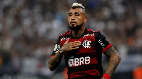 Arturo Vidal fue titular en el triunfo de Flamengo ante Corinthians