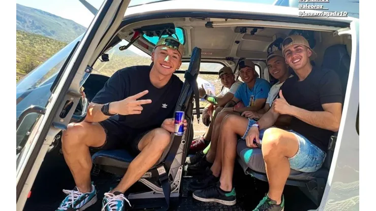 El paseo en helicóptero de los juveniles albos