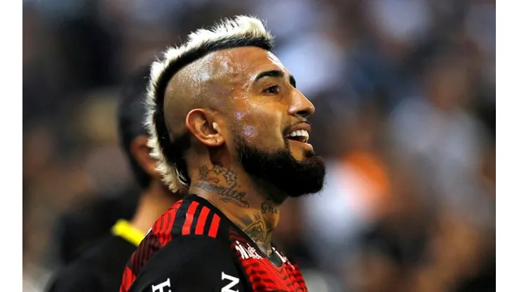 La emotiva arenga del DT de Flamengo tras la muerte del padre de Arturo Vidal.