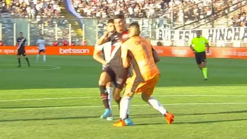 Brayan Cortés sufrió una fractura nasal tras el choque con Diego Coelho