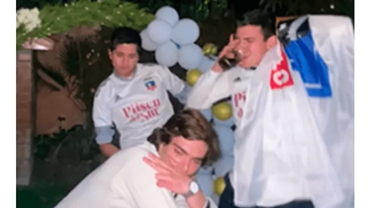 Los hinchas llegaron al matrimonio con la camiseta de Colo Colo.