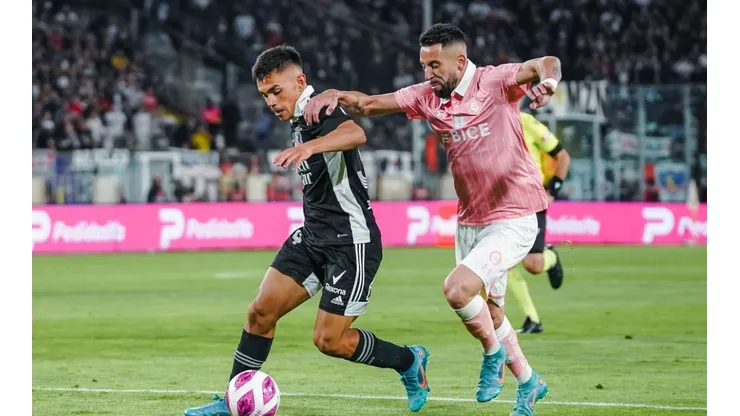 Vicente Pizarro salió ovacionado en el partido entre Colo Colo y la UC